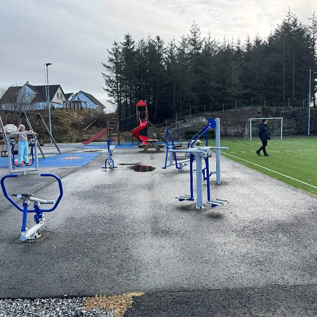 Lekeparken med apparater