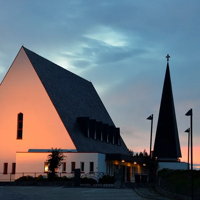 Hjelme nye kirke